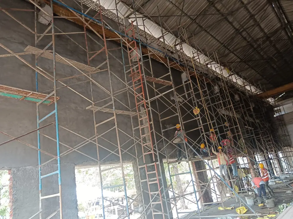 Large indoor scaffold installation for maintenance work